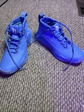 Adidas Damian Lillard Basketball Shoe